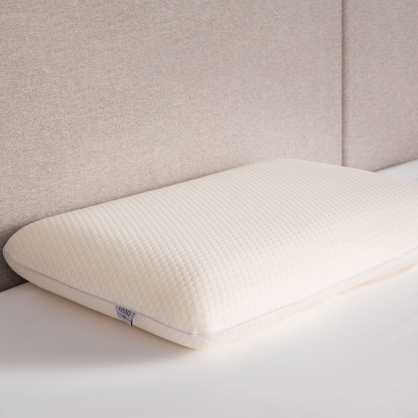 CloudRest – Adaptive Memory Foam Pillow