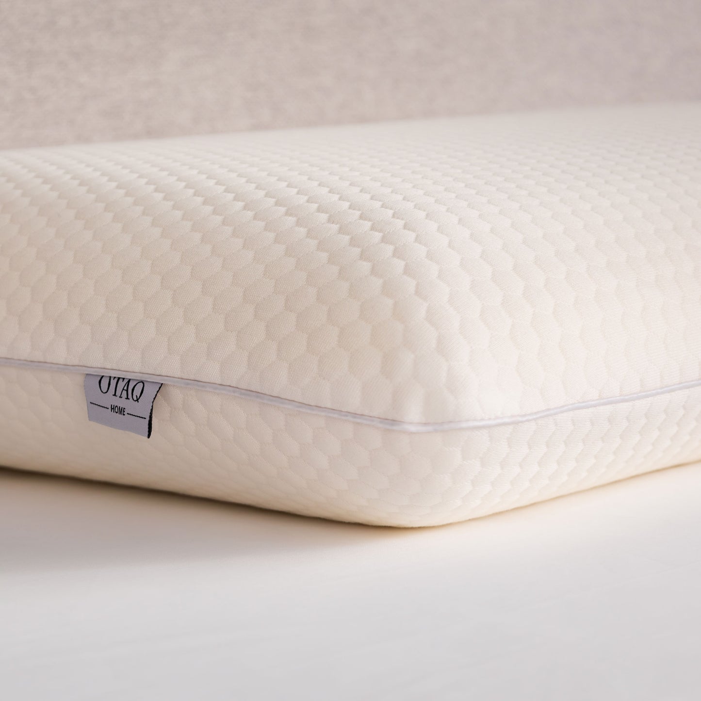 CloudRest – Adaptive Memory Foam Pillow