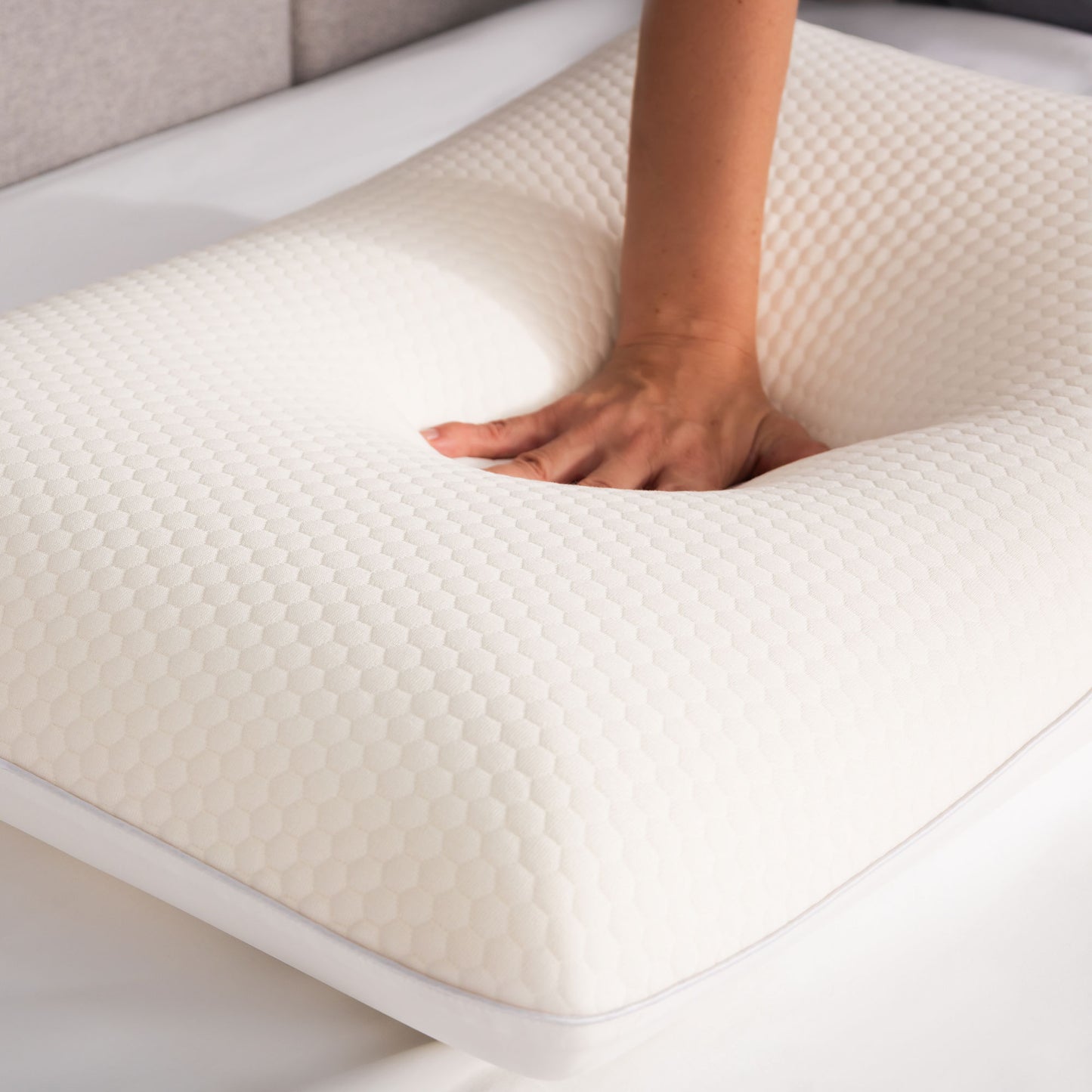 CloudRest – Adaptive Memory Foam Pillow