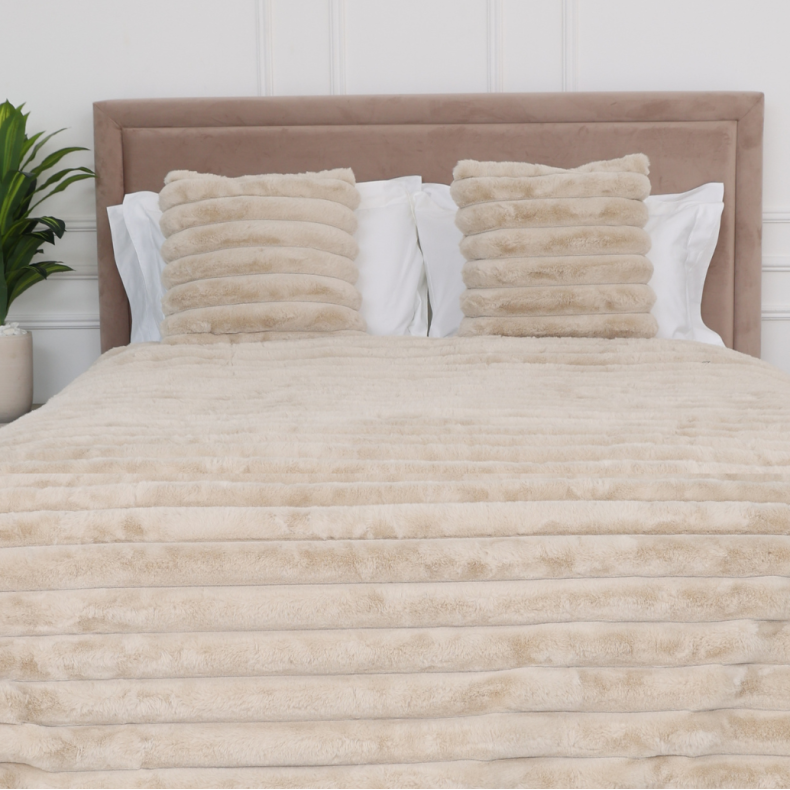 Flurri Blanket and Pillow Set