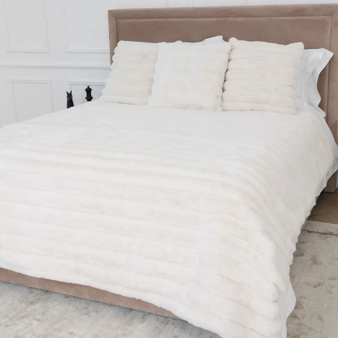 Flurri Blanket and Pillow Set