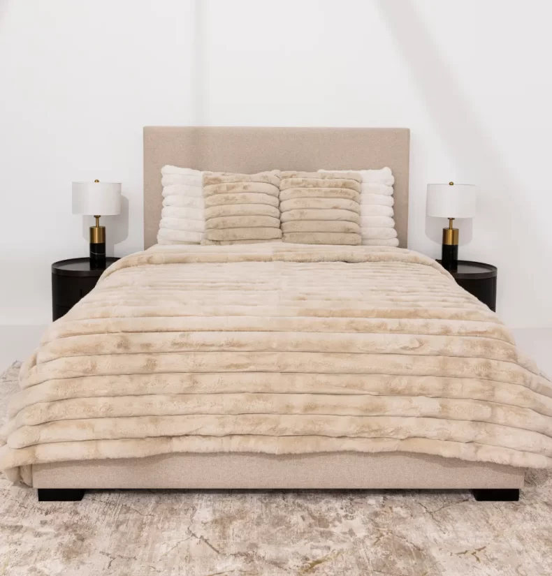 Flurri Blanket and Pillow Set